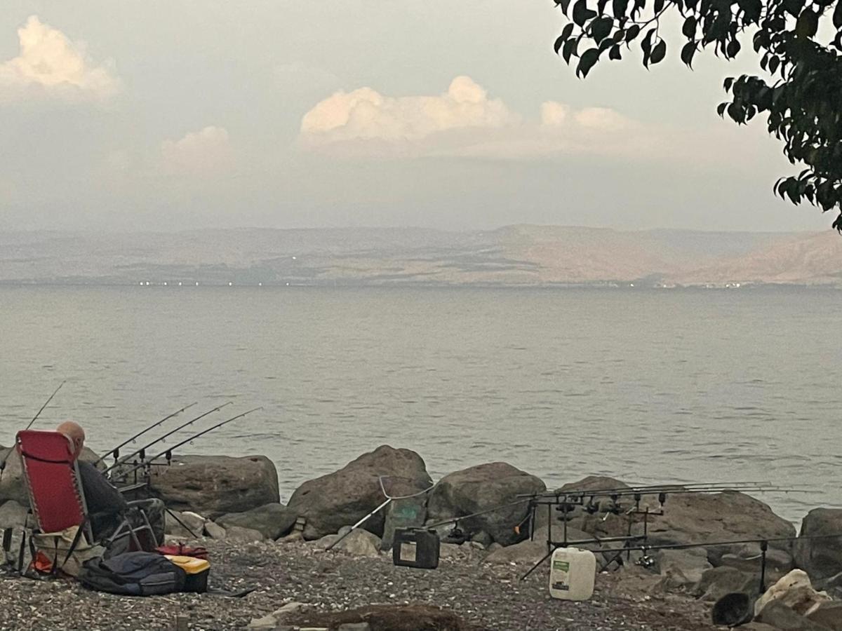 תכלת על הכינרת Light Blue On The Kinneret Lake 티베리아 외부 사진